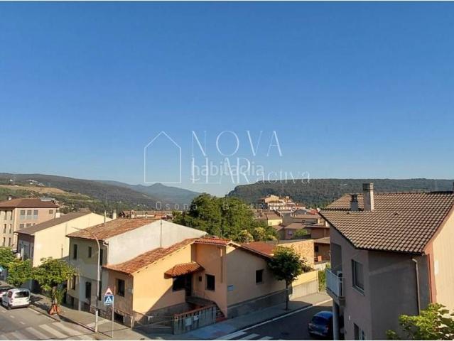 Casa adosada en venta en Centelles. CASA EN VENTA. Casas adosadas.