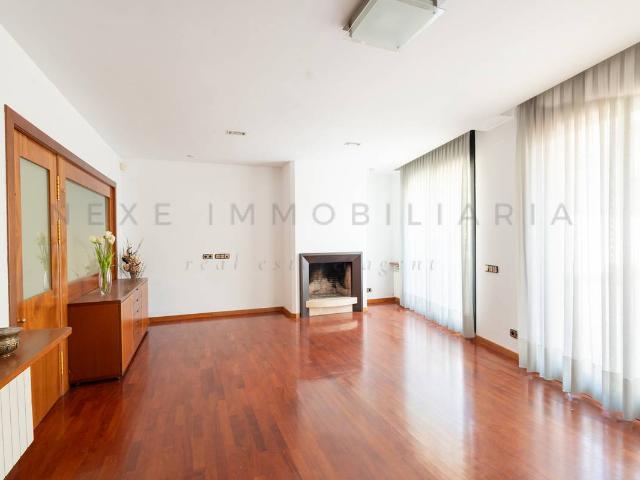 Casa adosada en Venta en Centre