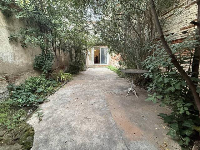 Casa adosada en Venta en Centre