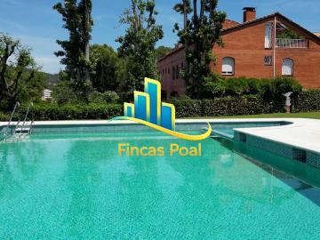 Casa adosada en Venta en Centre