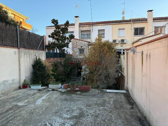 Casa adosada en Venta en Centre
