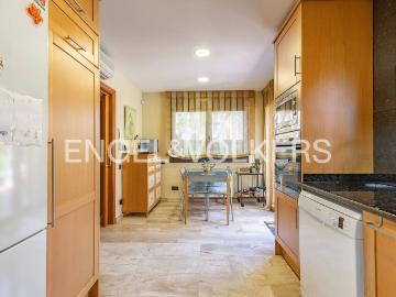 Casa adosada en Venta en Centre