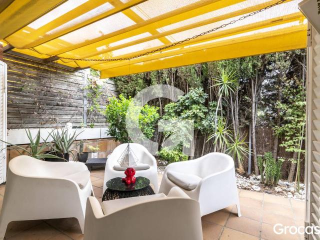 Casa adosada en Venta en Centre