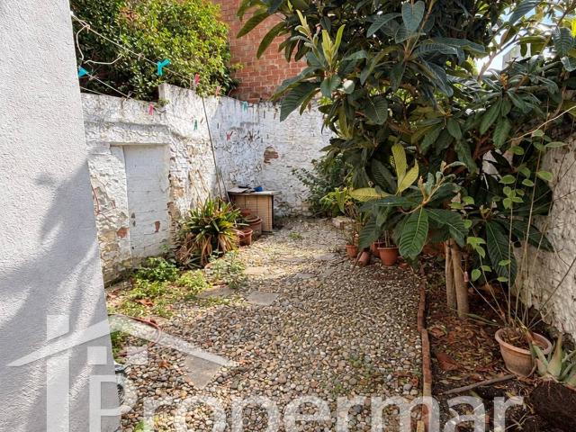 Casa adosada en Venta en Centre