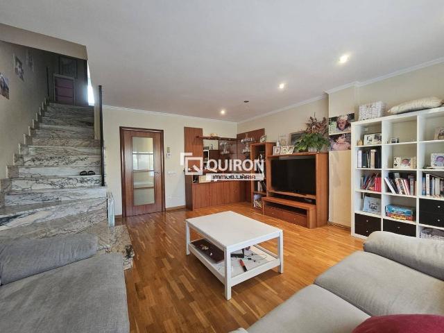 Casa adosada en Venta en Centre