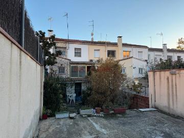 Casa adosada en Venta en Centre