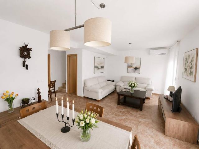 Casa adosada en Venta en Centre