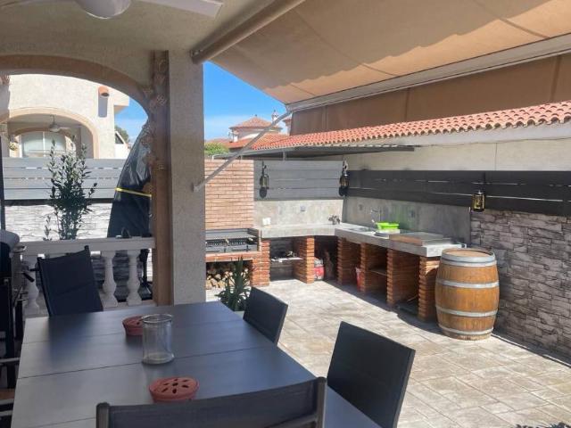 Casa adosada en Venta en Centre