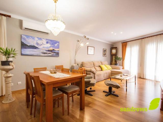 Casa adosada en Venta en Centre