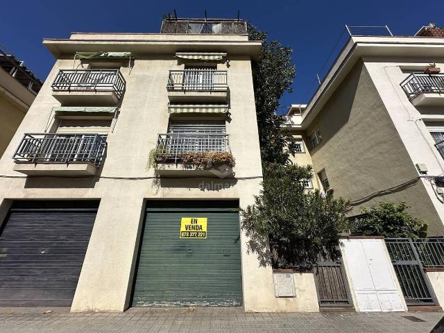 Casa adosada en Venta en Centre