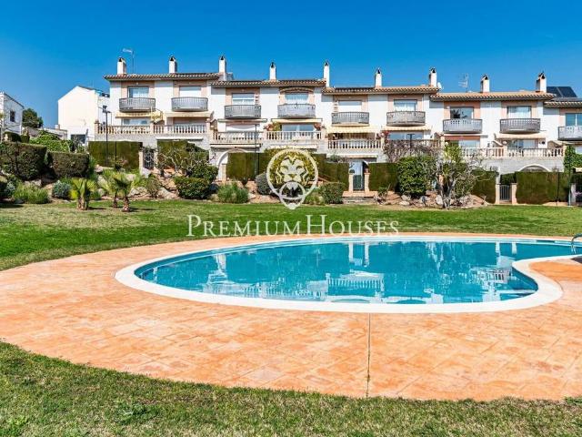 Casa adosada en Venta en Centre