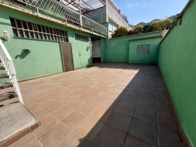 Casa adosada en Venta en Centre