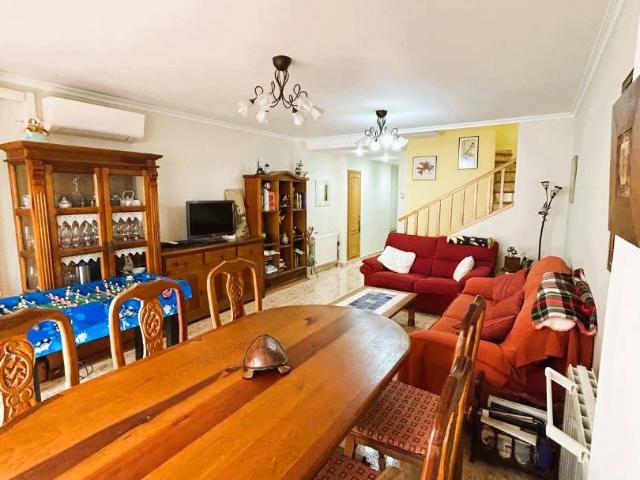 Casa adosada en Venta en Centro Ciudad