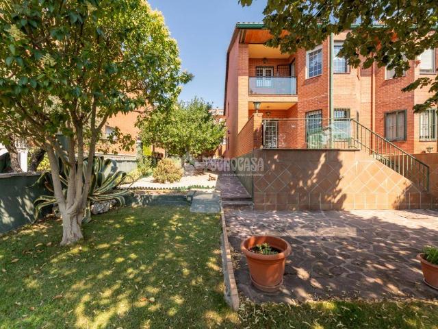 Casa adosada en Venta en Centro Comercial Hospital