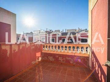 Plaza de Neptuno - Terraza, Plaza aparcamiento