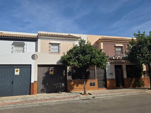 Casa adosada en Venta en Centro Doña Mercedes