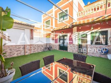 Plaza de Neptuno - Terraza, Cocina equipada