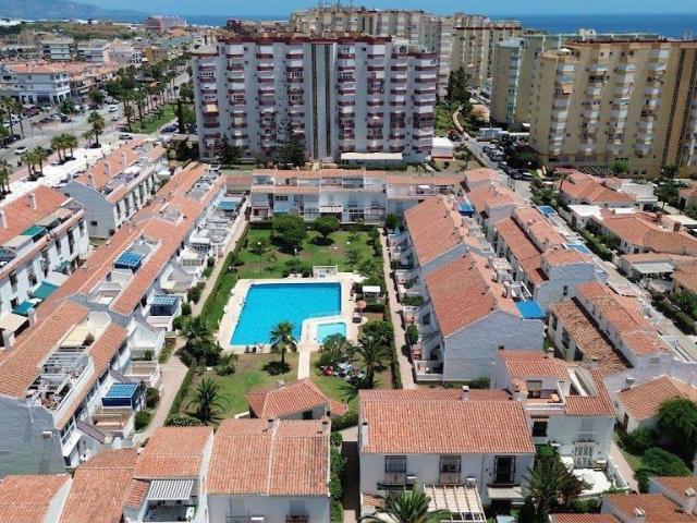 Casa adosada en Venta en Centro Internacional