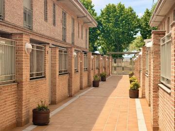 Casa adosada en Venta en Centro