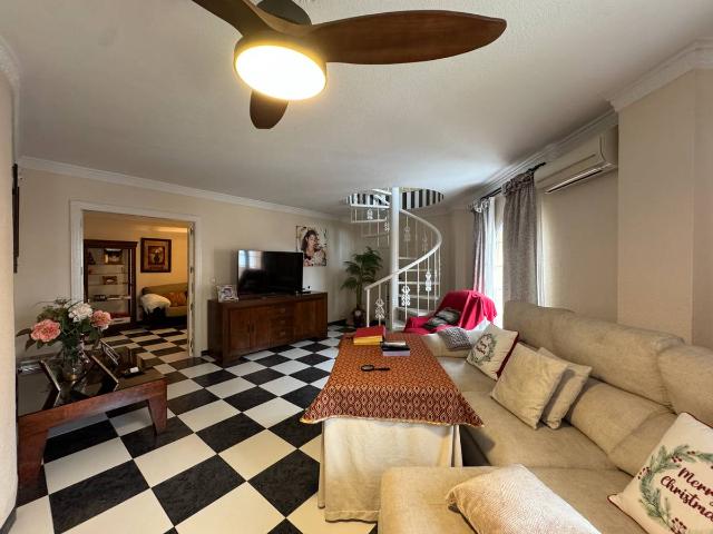Casa adosada en Venta en Centro