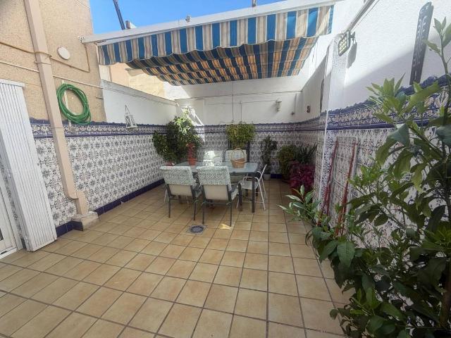 Casa adosada en Venta en Centro