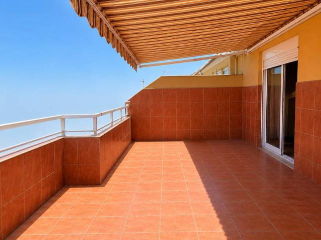 Casa adosada en Venta en Centro