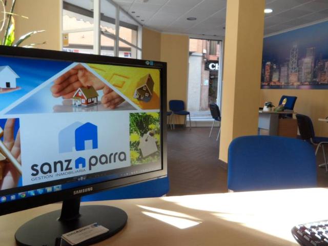 Casa adosada en Venta en Centro
