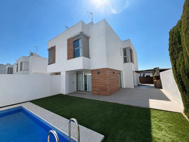 Casa adosada en Venta en Centro