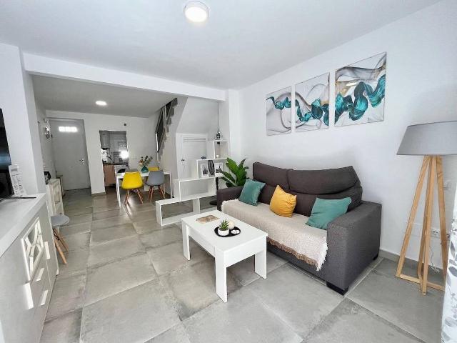 Casa adosada en Venta en Centro