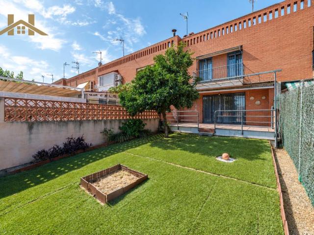 Casa adosada en Venta en Centro
