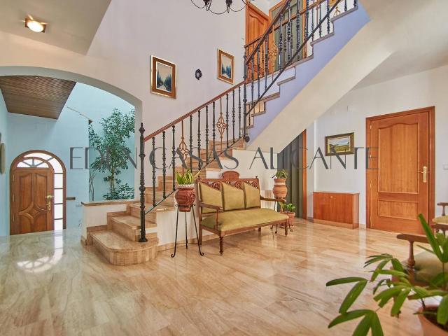 Casa adosada en Venta en Centro