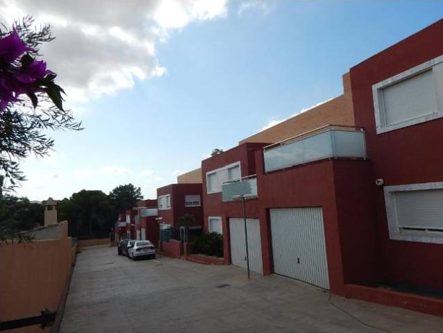 Casa adosada en Venta en Centro