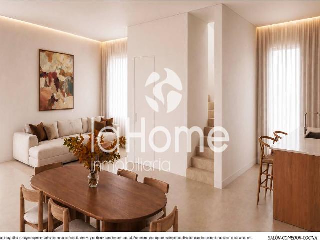 Casa adosada en Venta en Centro