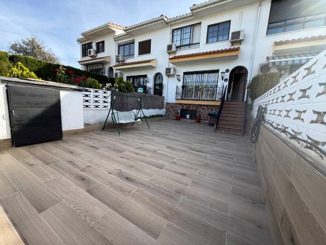 Casa adosada en Venta en Centro