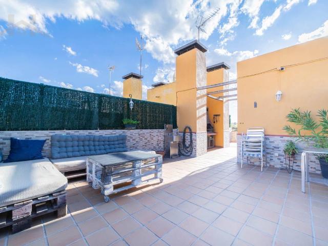 Casa adosada en Venta en Centro