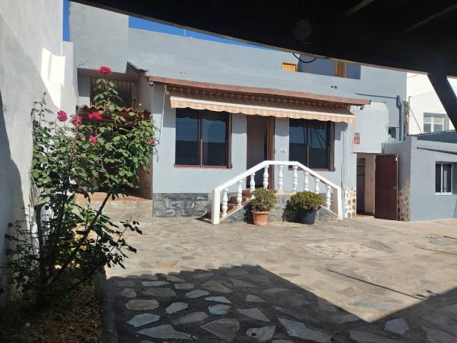 Casa adosada en Venta en Centro