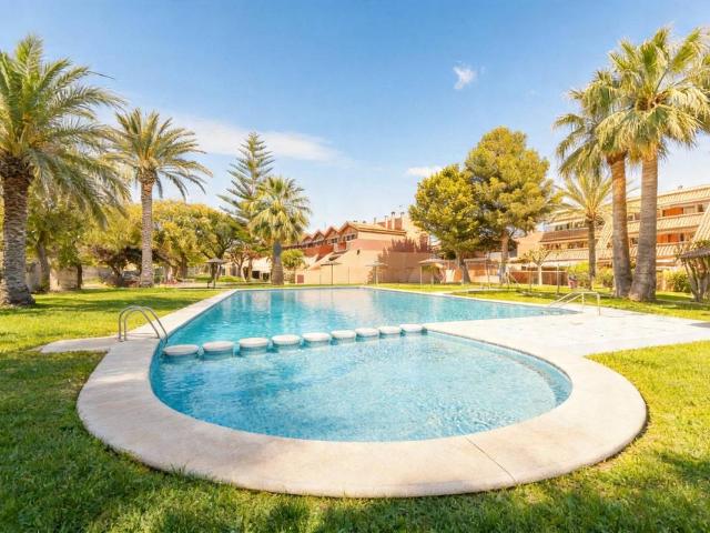 Casa adosada en Venta en Centro