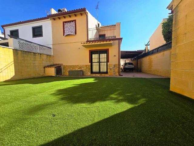 Casa adosada en Venta en Centro
