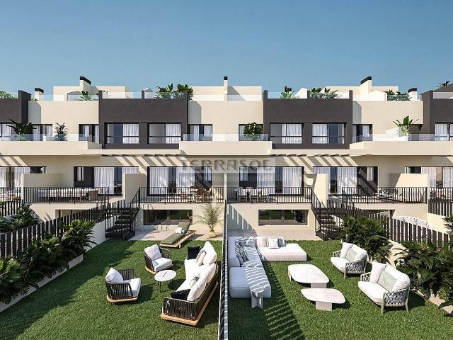 Casa adosada en Venta en Centro