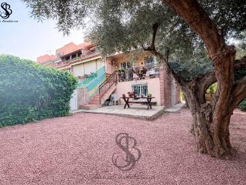 Casa adosada en Venta en Centro