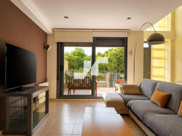 Casa adosada en Venta en Centro