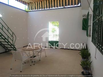 Casa adosada en Venta en Centro