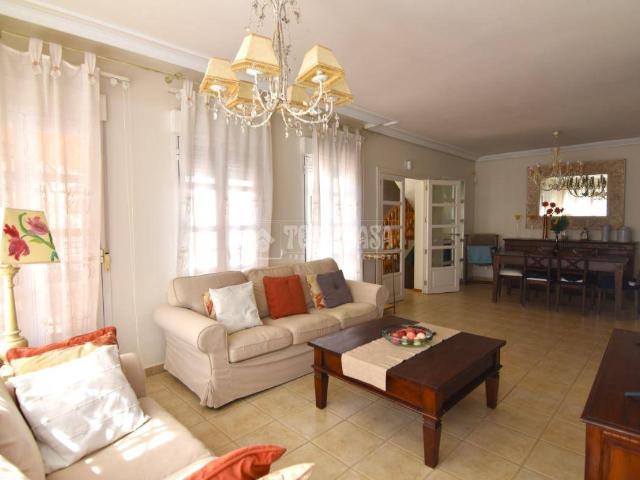 Casa adosada en Venta en Centro