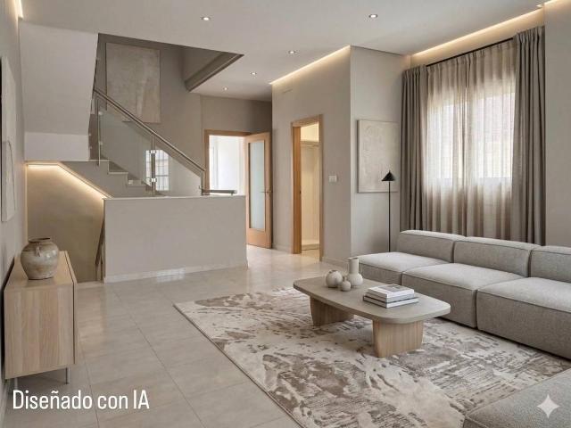 Casa adosada en Venta en Centro