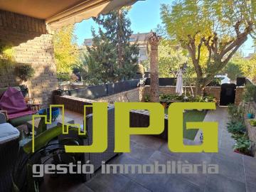 Casa adosada en Venta en Centro