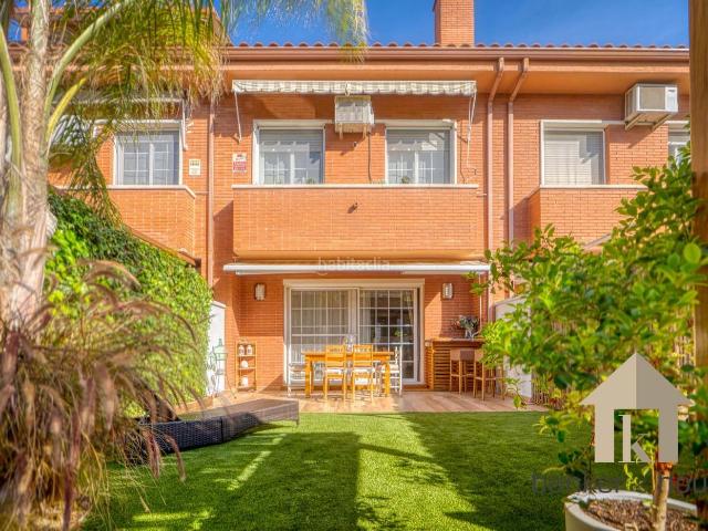 Casa adosada en venta en Cerdanyola del Vallès, Canaletes Turonet. Casa Boutique totalmente reformada. Para entrar a vivir. Casas adosadas Cerdanyola del.