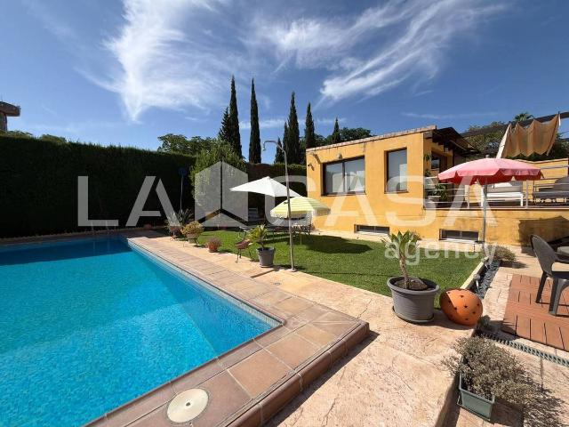 Casa adosada en Venta en Cerros de Montequinto
