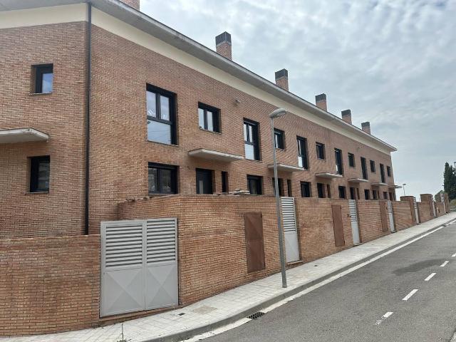Casa adosada en Venta en Cervera