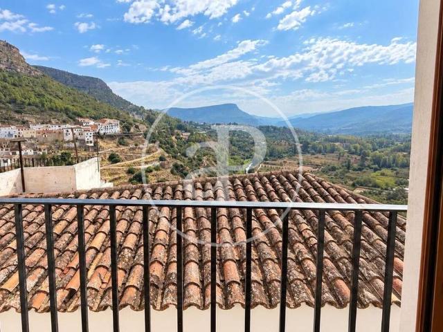 Casa adosada en Venta en Chulilla