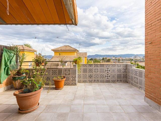 Casa adosada en Venta en Churra
